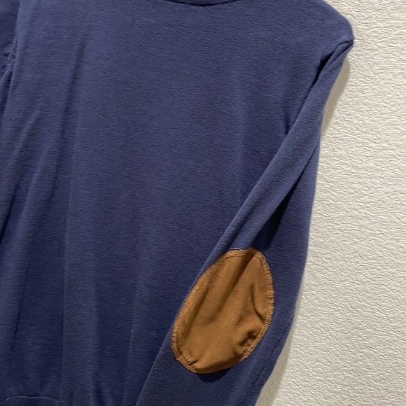 Sweater - Picture 2 of 4